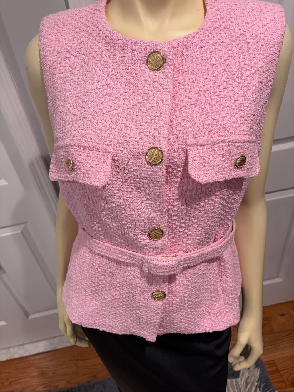 Zara super cute Sleeveless Pink Bouclé Button Belted Top/ Size XL